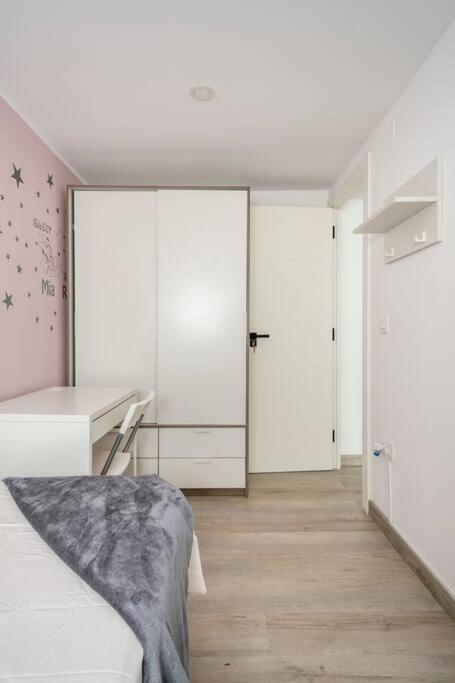 Habitaciones Bonitas Y Comodas L'Hospitalet de Llobregat Dış mekan fotoğraf