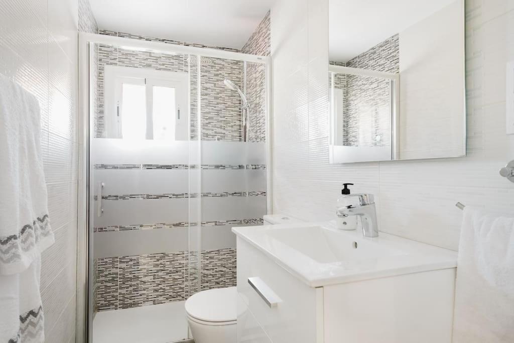 Habitaciones Bonitas Y Comodas L'Hospitalet de Llobregat Dış mekan fotoğraf